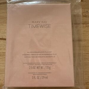 Mary Kay Skincare Set in Soft Pink